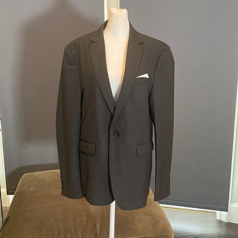 Men’s Black Slim Fitting Suit Jacket Blazer One Button Notched Lapel Size 38 NWT